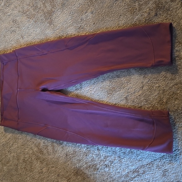 Lululemon Crop Purple Leggings Size 6 - Picture 1 of 5